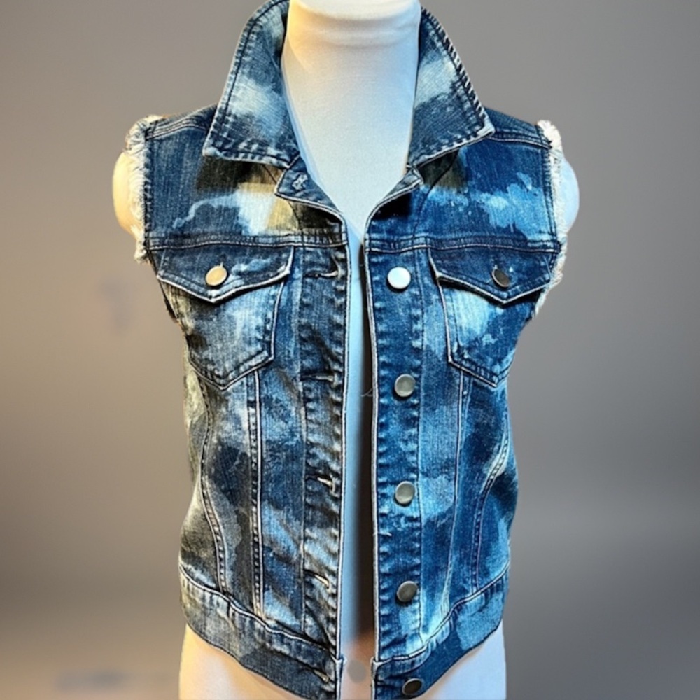 Blue factory, distressed fringe sleeve opening denim Jean vest size small